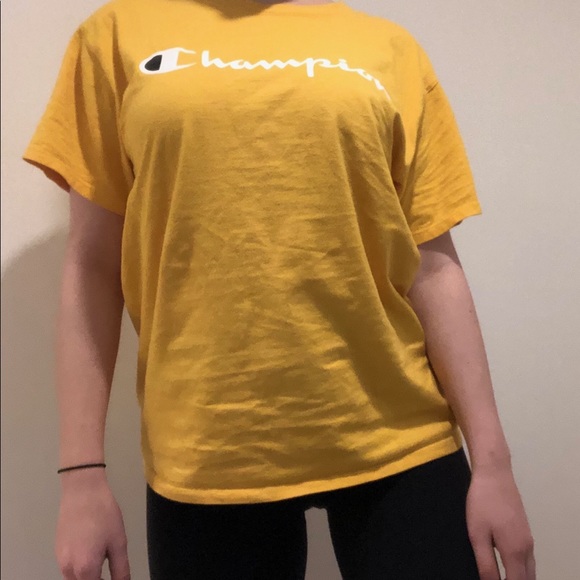 Champion Oversized Yellow Shirt - Picture 2 of 4